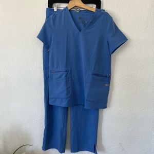 Figs  Scrub Set limited edition size S. Pants are Kade Cargo Style.